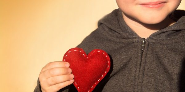 5 habitos para cuidar el corazon de tu hijo